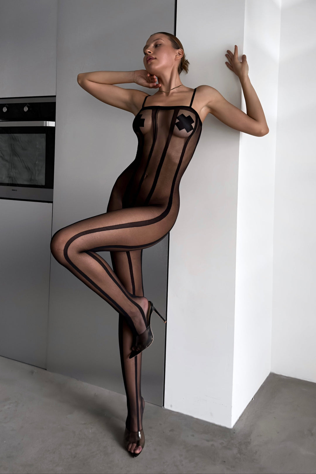 Venux Stripes Crotchless Bodystocking – Lingerie résille rayée pour femme